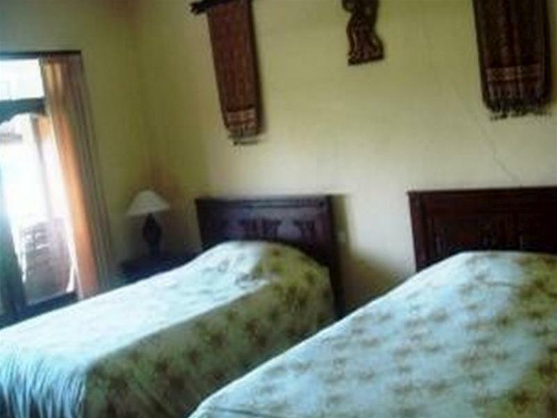 Nuriani Guest House อูบุด ภายนอก รูปภาพ